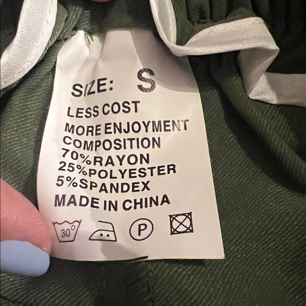 Green Cargo Jogger Pants size small never worn - Picture 6 of 7